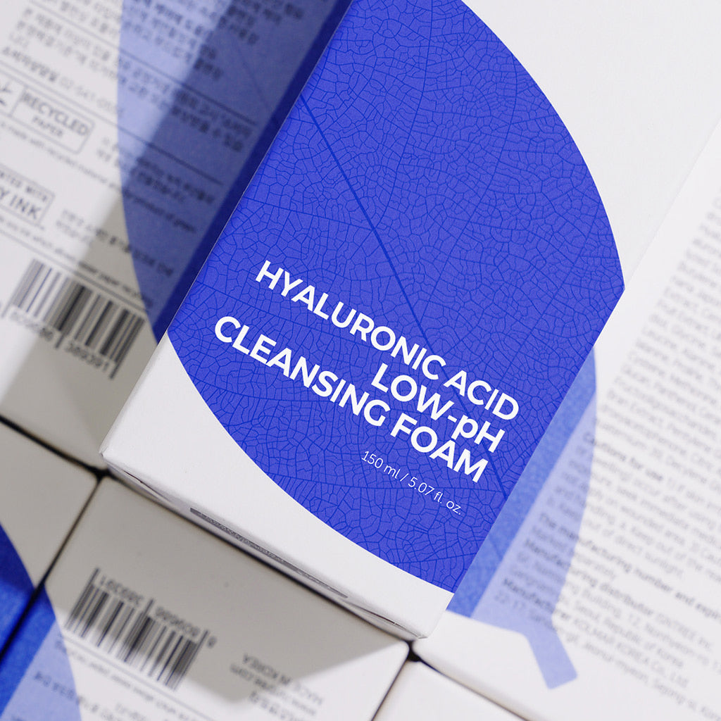 ISNTREE Hyaluronic Acid Low-pH Cleansing Foam