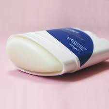 ISNTREE HYALURONIC SUN STICK